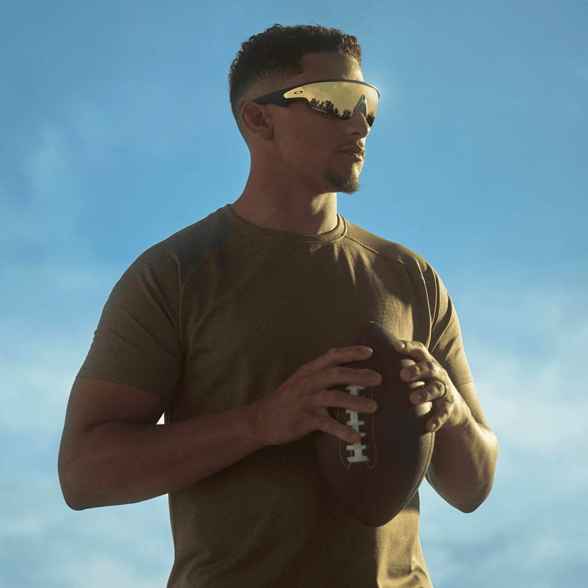 Oakley Meta Vanguard Matte Black / Prizm 24K — what is in the box