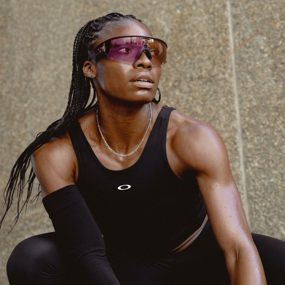 Oakley Meta Vanguard Black / Prizm Transitions Ember — what is in the box