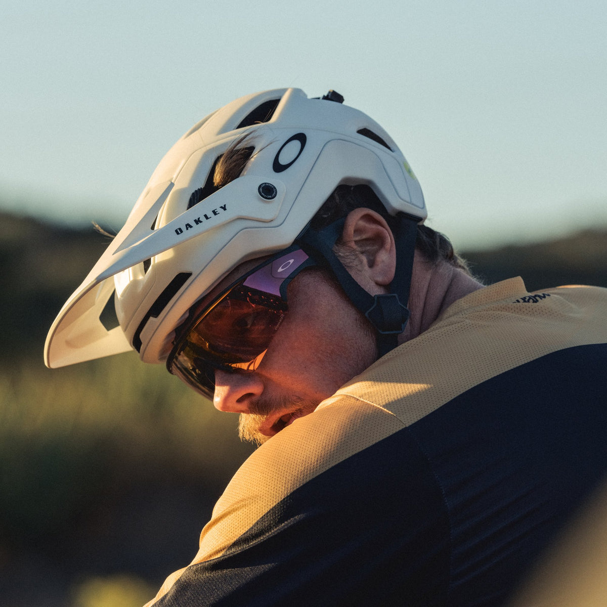 Oakley Meta Vanguard — lifestyle